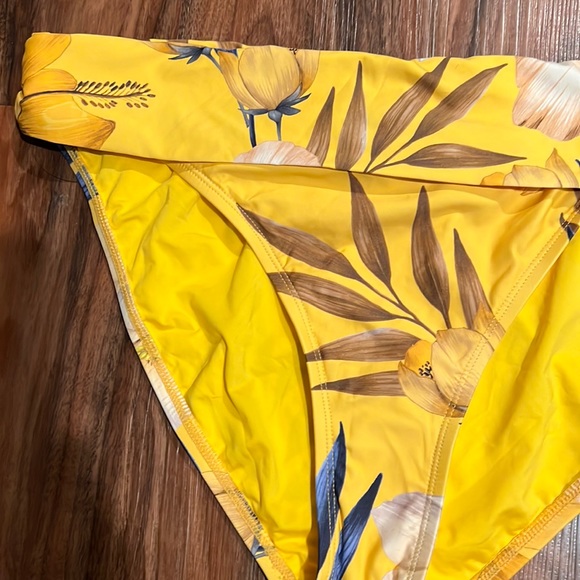 La Blanca Fiore Shirred Band Hipster - Picture 5 of 11